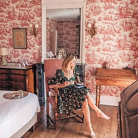 Chateau De Picheny 3*