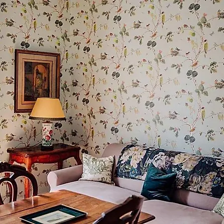 Chateau De Picheny 호텔 3*